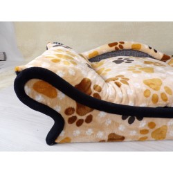 détail du très joli canapé façon corbeille pour chat et chien, réalisé en tissu doux avec un coussin amovible lavable en machine